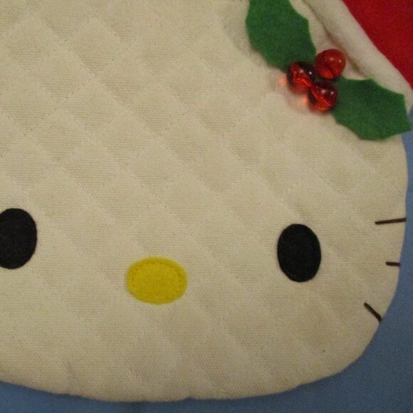 Hello Kitty White Quilted Fabric W. Holly Leafs Lucite Beaded Berries Christmas - Picture 5 of 7